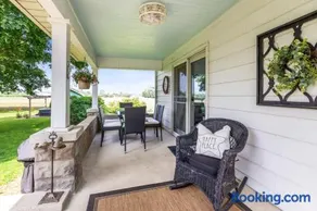 Three Fields Farmhouse - Image 3