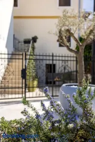 The House - Image 4