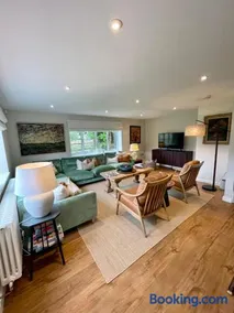 Stone Barn - Image 4