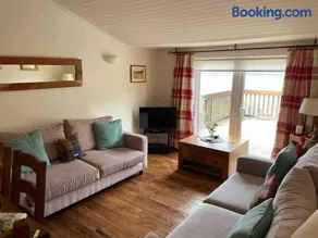 Viking Cottage - Image 2