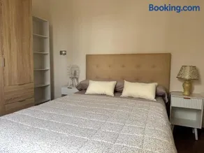 Apartamento de 2 dormitorios con Terraza y Parking cerca del Centro - Image 2
