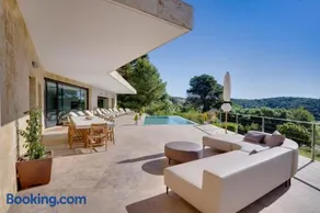 Gravity- Luxurious paradise with sea view - Image 3