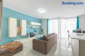 Amazing and Spacious w Side sea View - Image 1
