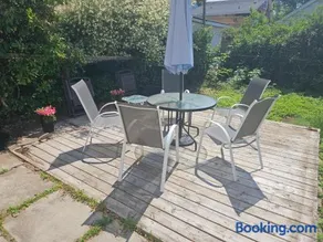 Sunlit Downtown Loft with Private Entry & Patio-1A - Image 2
