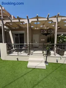 AriAnna Boutique Apartments - Image 2