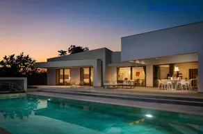 Villa Vines, Modern luxury in serene seclusion - Image 4