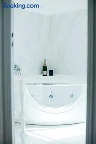 Les Précieuses Suites & Spa II - Image 2
