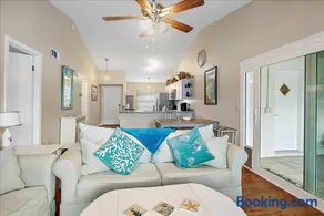 Malibu Cottage on Lake Mandarin - WIFI FIRE PIT - Image 2