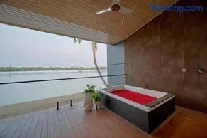 Lago Leisure Resort & Spa - Image 3