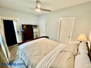 EADO Essentials Suite with Fridge, Microwave, WiFi and AC - Image 2