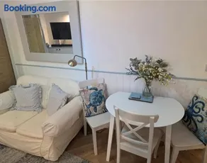 Ship Cottage Tenby Beach 50m - Image 4