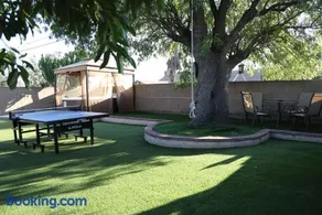 Beautifull 4 Bedroom House 15 Minutes From Universal Studios - Image 1