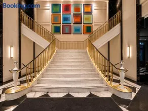 Regis Suites - Downtown Toronto - Image 2