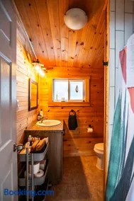 Cozy winter retreat close to Ottawa, Gatineau - Image 3