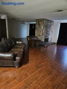 Cozy Quiet Quarters! - Image 2