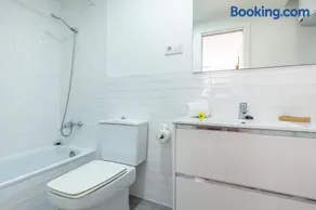 Apartamento luminoso y acogedor en Sevilla. A/C. - Image 2