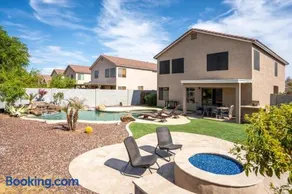 4-Bedroom Peoria Retreat with Heated Pool & Spa - Image 2