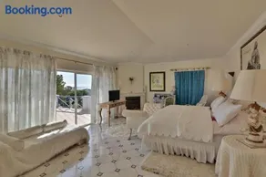 Villa Vale Do Lobo 409 Beautiful 5 Bedrooms Heated Pool Short Walk - Image 3