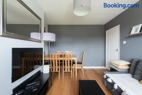 Chesterton Court Apartment - Image 3