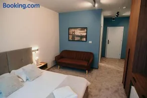 Grey Residence - Image 2