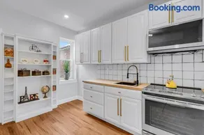 Fairmount Art Museum Center City Suites - Image 4