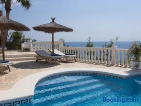 Frontline villa, five star deluxe - Image 3
