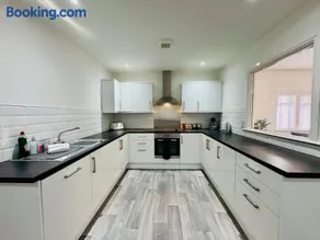 Twin Farms Apartment, Super location, with parking - Image 2