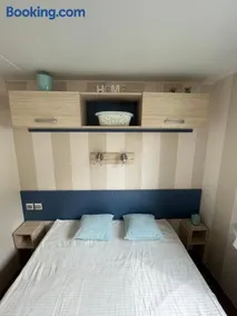 Mobil-home climatisé avec piscine - Image 2
