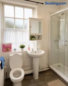 Harold Wood Lodge - Image 4