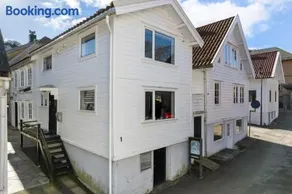 Koselig enebolig i Sentrum - Image 2