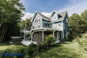 Luxurious Lakeside Chalet with Swim Spa - Image 3