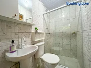 Casa com churrasqueira e piscina, perto de riacho - Image 3
