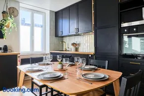 Two bedroom house with courtyard, quiet - Image 3