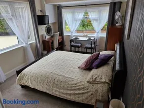 Greenlands Guest House - Image 2