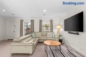 The Geelong Getaway Townhouse - Image 2