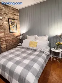 The Coachhouse - studio apartment - Image 3
