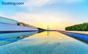 Sunset Villa - Image 1