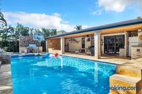 Sunny Paradise w Saltwater Pool Hot Tub Grill Sunrise - Image 2