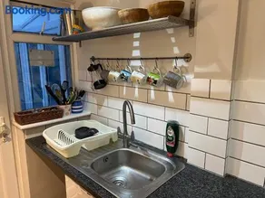 4 bed bright house, garden,parking near city centre - Image 5