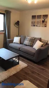 2 bedroom apartment Portree - Image 3