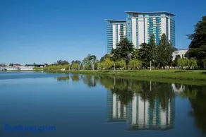Luxurious two-bedroom apartment by the sea in Bellevue Residence - Image 1