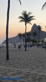 Kit kika em Copacabana beach - Image 2