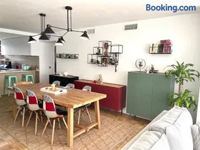 Modern 3 bedroom apartment situated in luxury beachfront gated community - Image 1