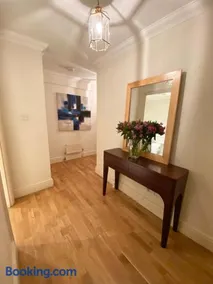 Stylish Apartments in Victoria & Westminster - Image 5