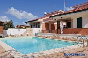 Villa Lella - Pantheon basement apartment, shared swimming pool 5 minutes from the sea, suitable for families or groups for complete relaxation - Image 1
