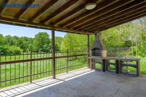 Azur Properties ap17 - Image 1