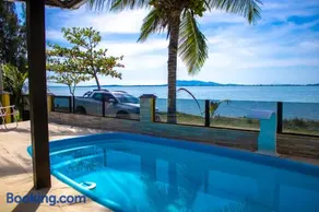 Casa da Lagoa com Piscina, Sauna e Churrasqueira - Image 1