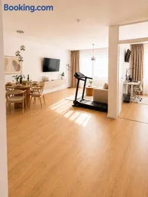 Apartment HomeBase Modernes 4-Sterne Apartment mit Tiefgarage im Zentrum - Image 1