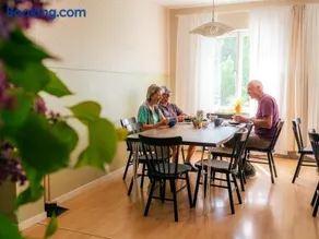 Marinans Guesthouse - Image 2