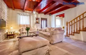 Country Villa (3642) - Image 1